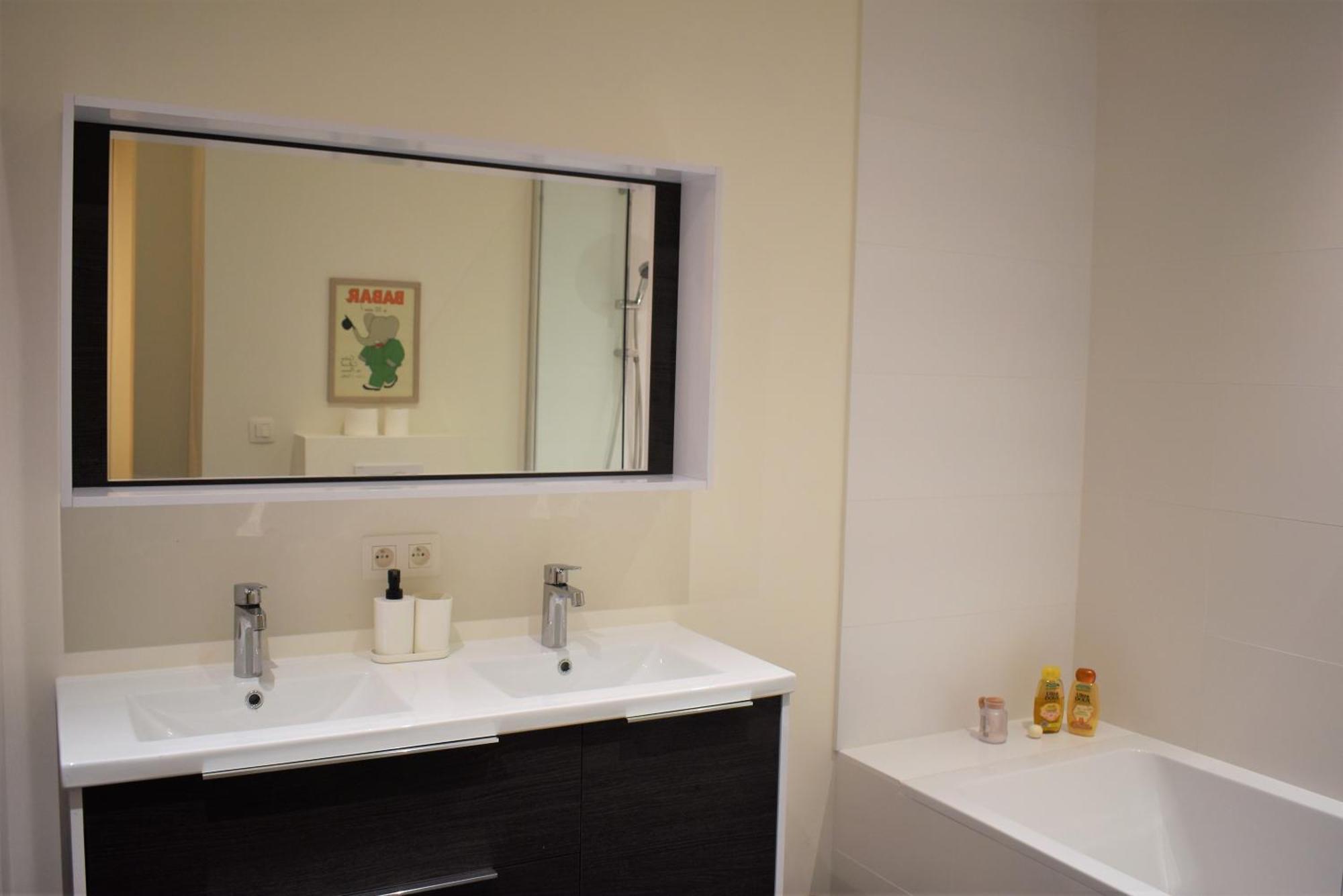 Luxury 2 Bedroom - Antwerp City Centre Bagian luar foto